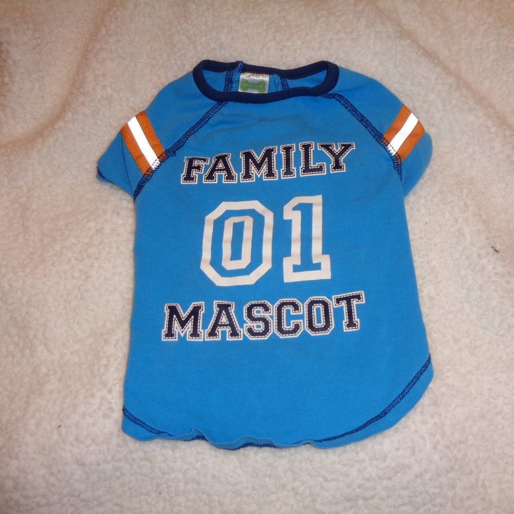 Wag-a-tude Family Mascot Dog Shirt Size Medium